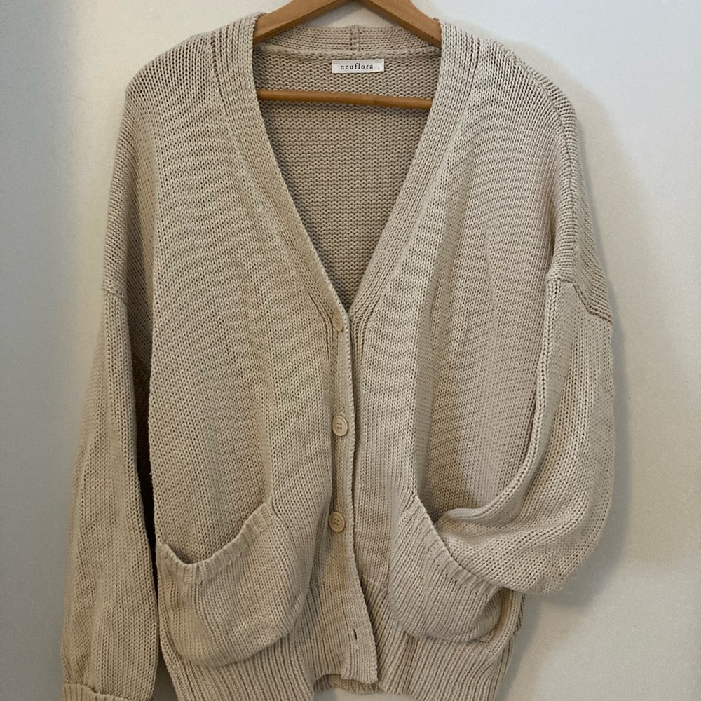 Neuflora  Women's Beige Cardigan Sweater (Meredith, small)